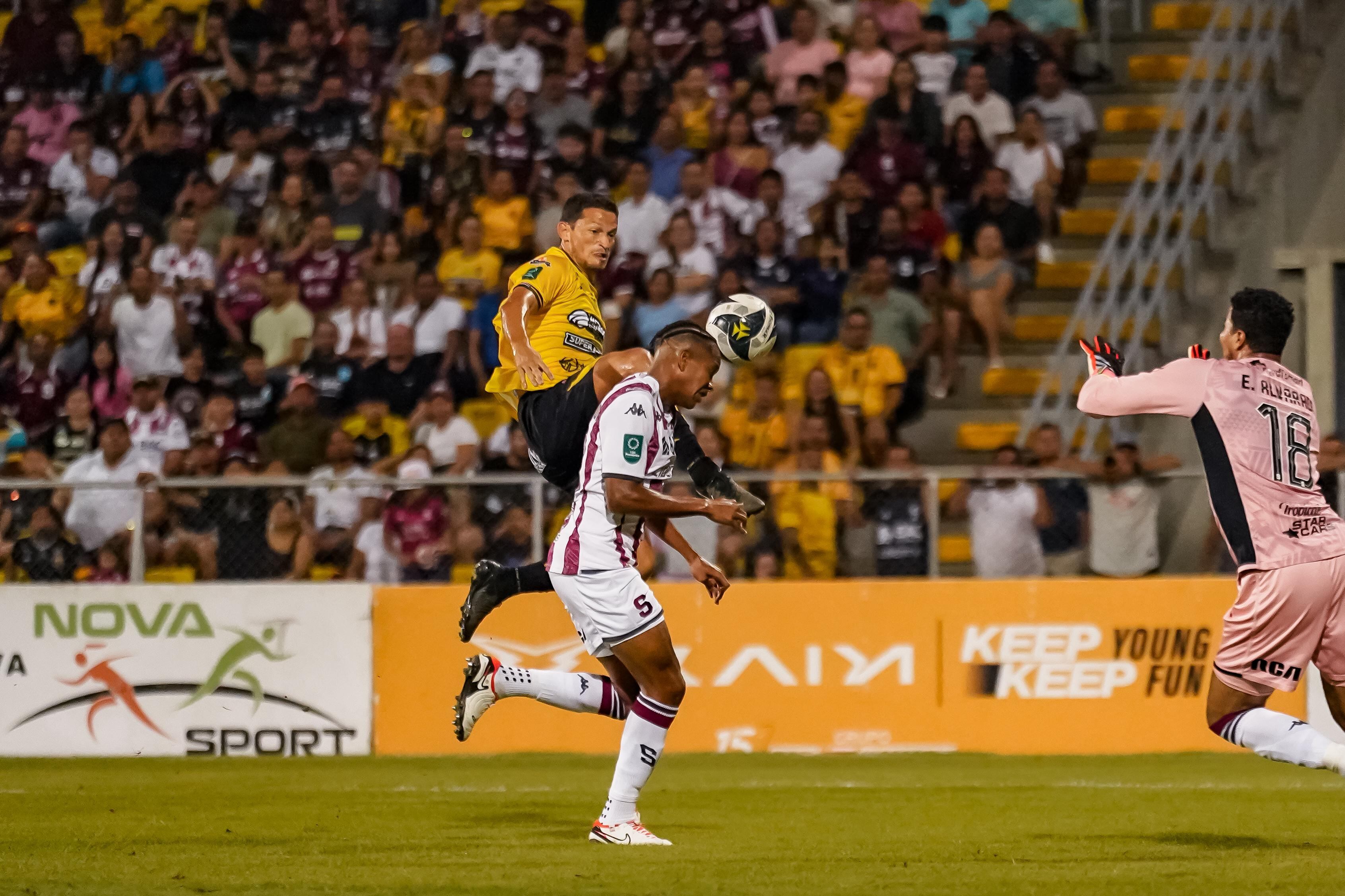 Liberia vs Saprissa, estadio Edgardo Baltodano