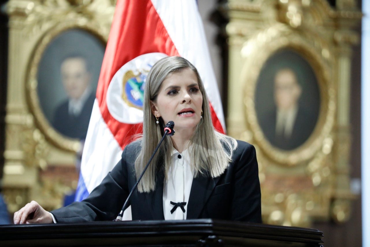 Laura Fernández presenta paquete de proyectos de ley en materia de seguridad