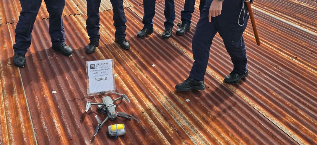 La Policía Penitenciaria decomisó un drone con droga