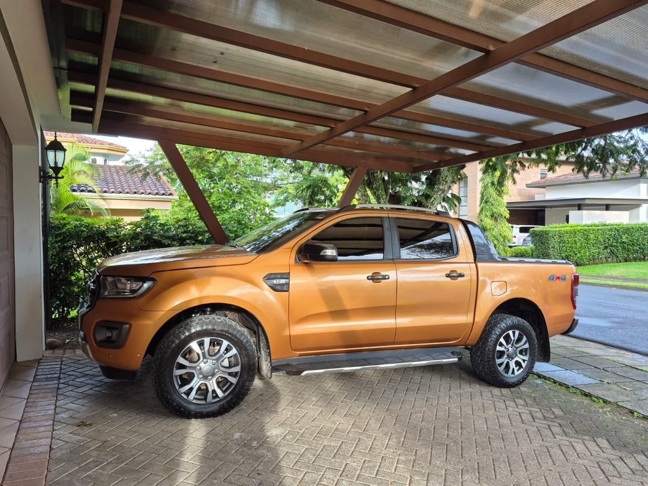 Caso Venus: estos son los lujosos carros decomisados a ganadero sospechosos de lavado de dinero