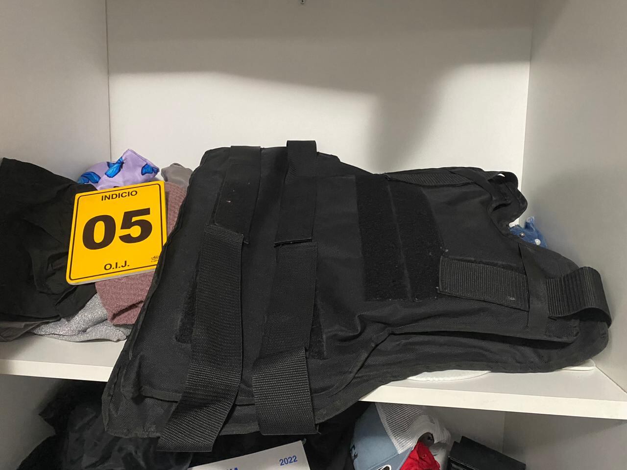 Un hombre de apellidos Méndez Ramírez, de 25 años, detenido en un condominio en San Sebastián, San José por perseguir y disparar contra una pareja tras disgusto en un bar en barrio Luján. Foto: OIJ