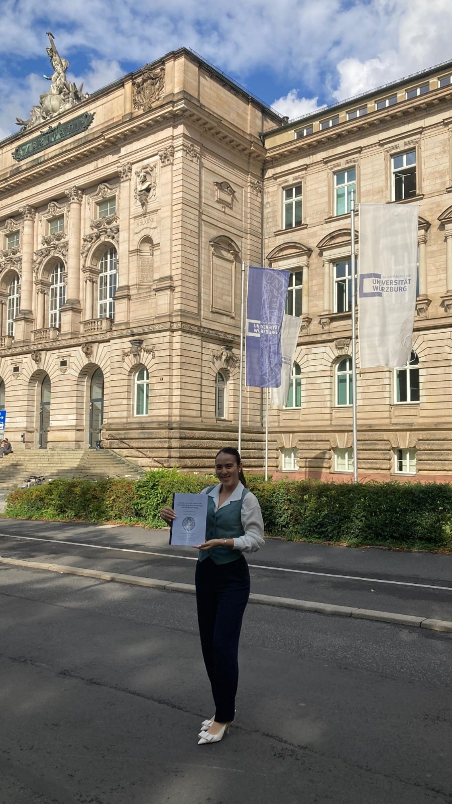 Ariana Argüello recientemente presentó su tesis de su maestría en Alemania.