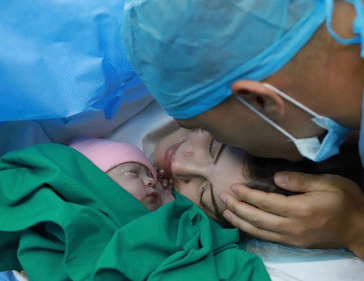 Bebé de Carlos Mora