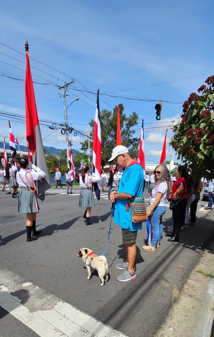 Desamparados se tiró a la calle para celebrar los 202 años de la Independencia.