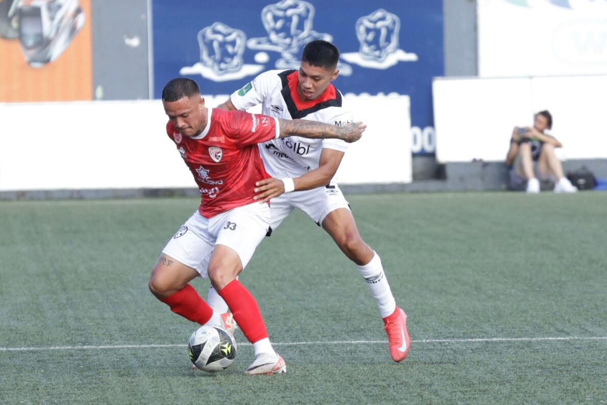 23/02/2025, Limón, Guapiles, Estadio Ebal Rodriguez, partido de la jornada 10 del torneo de clausura 2025, entre AD Santos y Liga Deportiva Alajuelense.