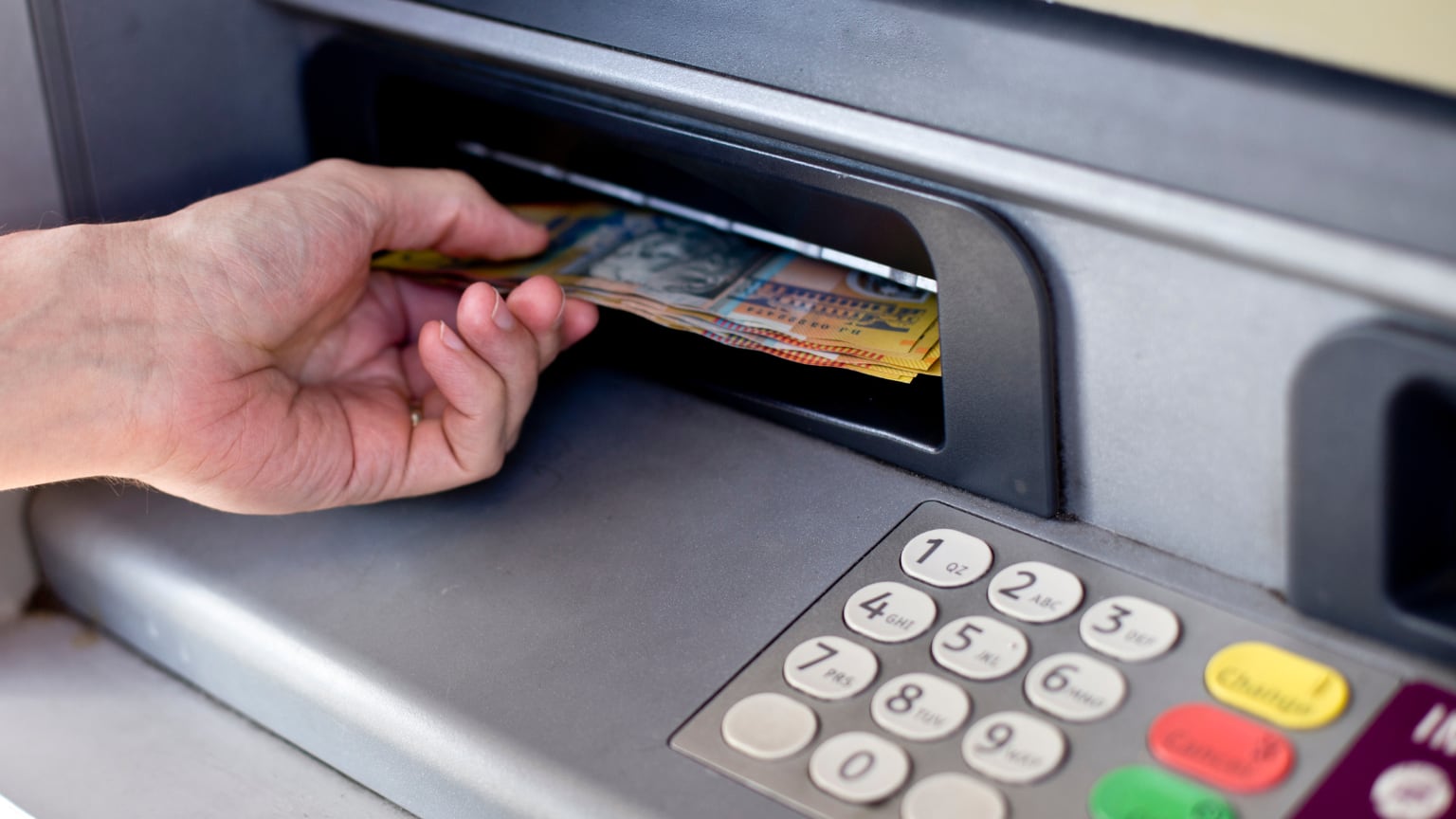 La CCSS anunció los depósitos de pensión IVM de setiembre a diciembre 2025, incluyendo el aguinaldo en noviembre.