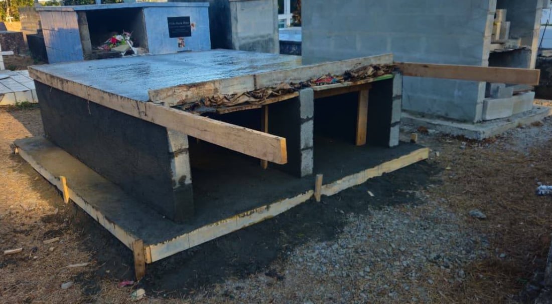 Vecinos de Los Andes, en La Garita de La Cruz, recuerdan con cariño a los esposos, quienes salieron a recoger a un familiar y perdieron la vida en un violento choque que dejó a sus cuatro hijos pequeños sin mamá ni papá.