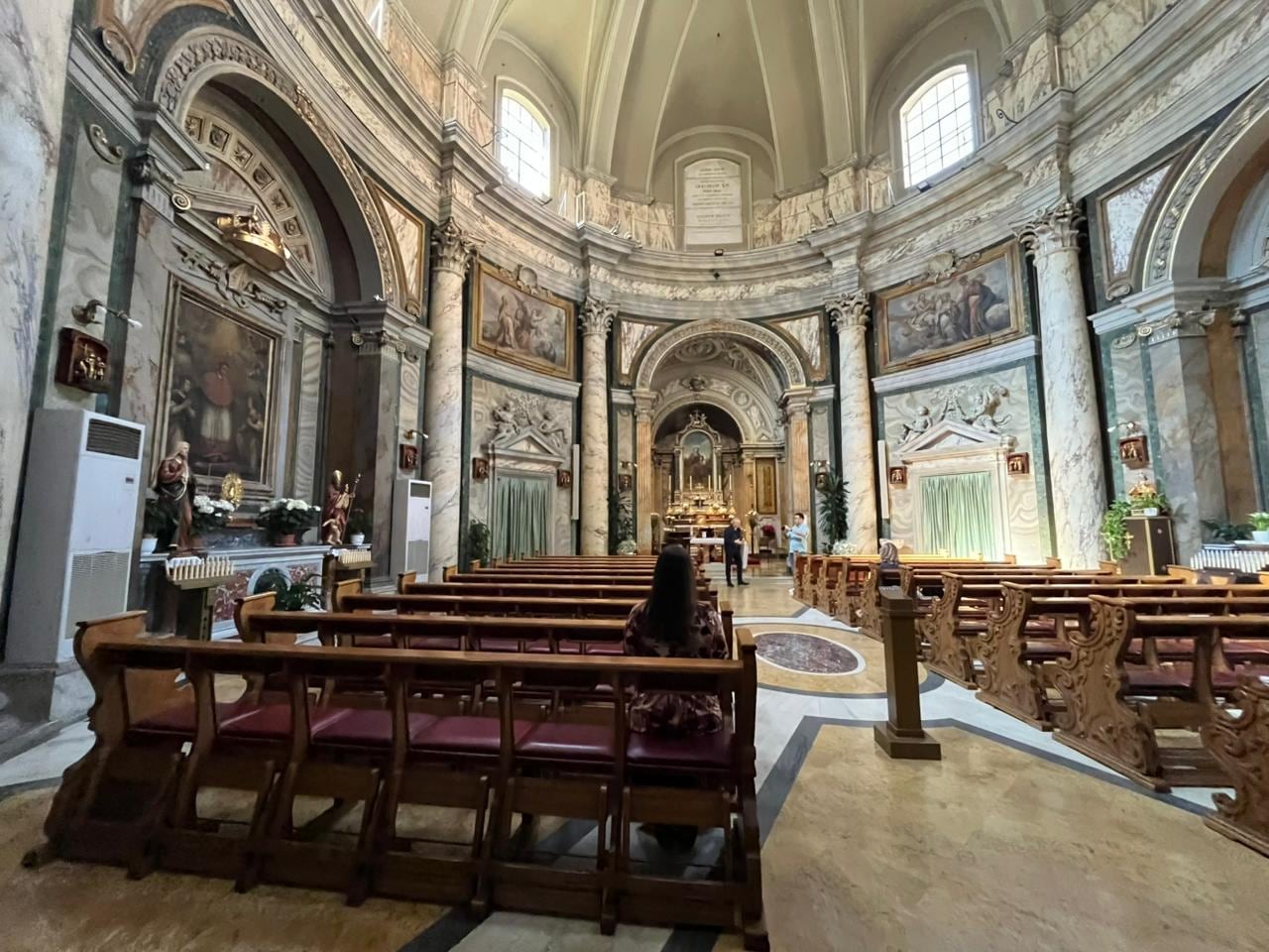 La parroquia pontificia de Santa Ana.