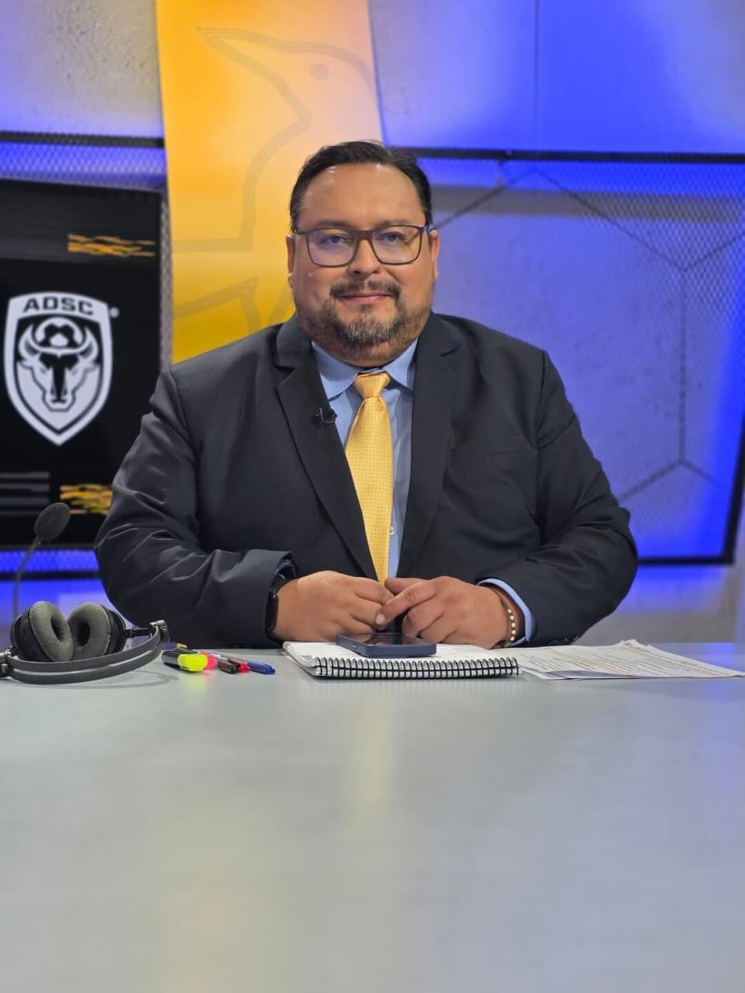 Adrián Méndez, locutor, narrador y periodista de Teletica Radio 91.5 F.M..