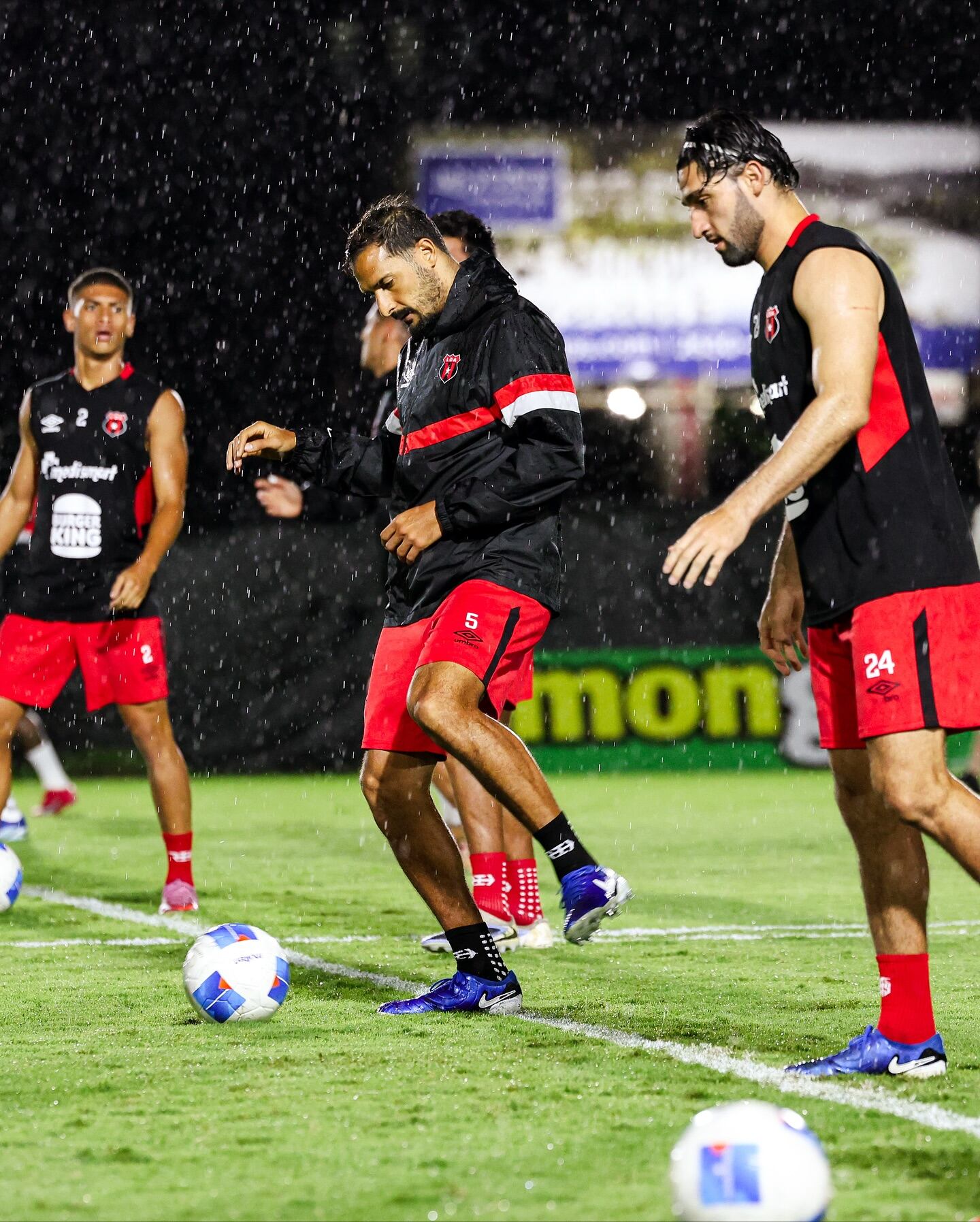 Celso Borges reaparecería como titular con Liga Deportiva Alajuelense, luego de la lesión.
