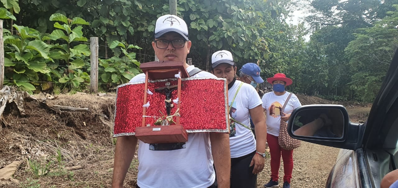 Con la ayuda de la tecnología y con la misma devoción, alegría, tradición y rescate de los valores de zona, el cantón de Santa Cruz en Guanacaste está enfiestado con las celebraciones a su santo patrono, Santo Cristo de Esquipulas.