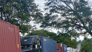 Honduras señala que autoridades ticas no ayudan a transportistas catrachos a sacar la visa rápido