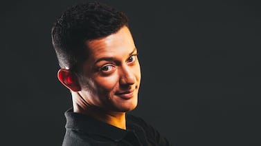 Él es el inquieto actor, acróbata y trapecista que debutó en Teletica hace un mes