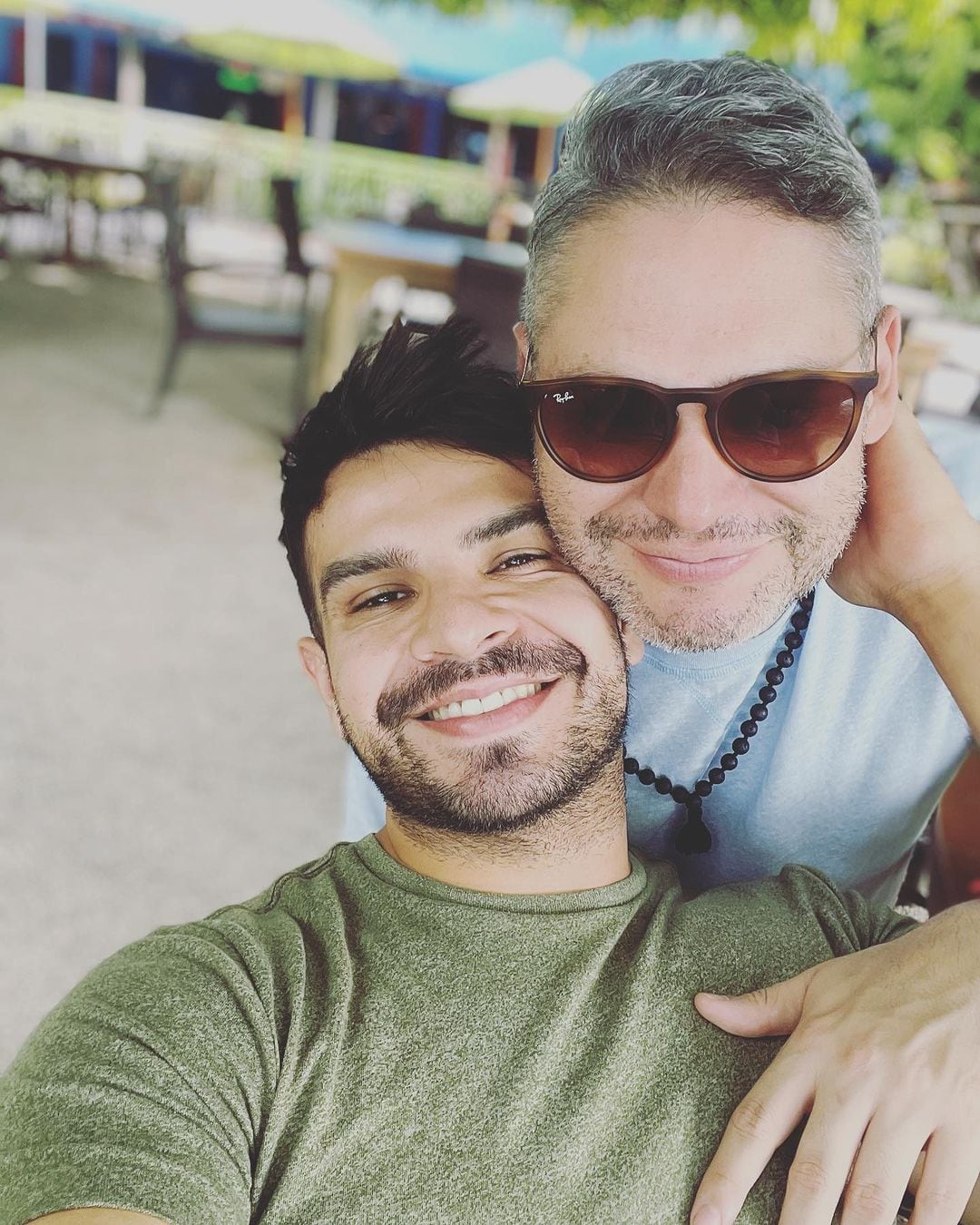 El periodista Sergio González junto a su novio el ministro de Comunicación, Jorge Rodríguez.