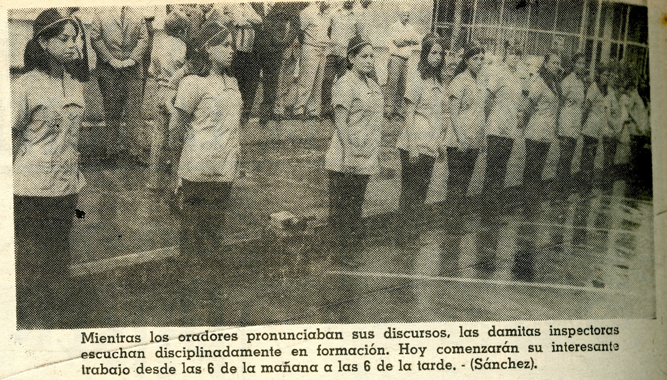 El 1 de noviembre de 1971 nacieron los parquímetros en San José y con ellos 13 mujeres oficiales que fueron conocidas como parquimetristas