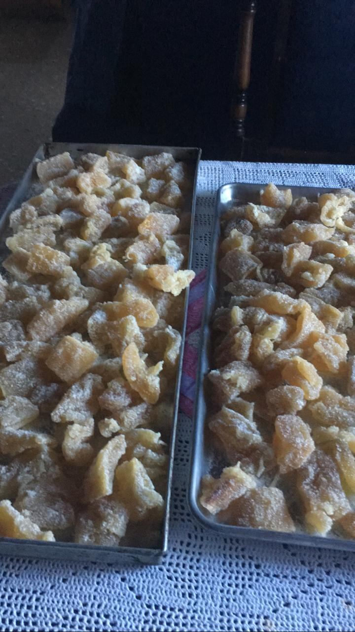 Doña Luisa Badilla Mata es una preciosa abuelita que lo espera en Santa María de Dota con una herencia familiar dulcísima y deliciosa, caramelos de chiverre