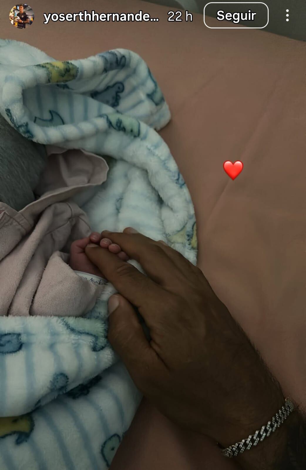 Yoserth Hernández se convirtió en papá