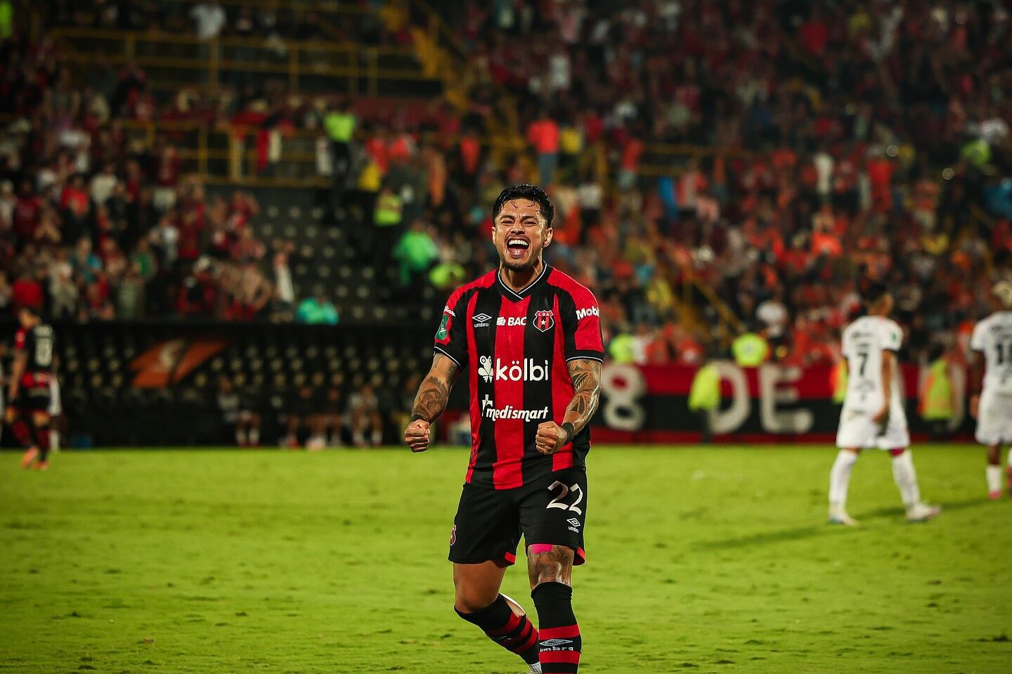 Rónald Matarrita retornó después de la lesión para ayudar a Liga Deportiva Alajuelense a definir una serie de ida y vuelta.