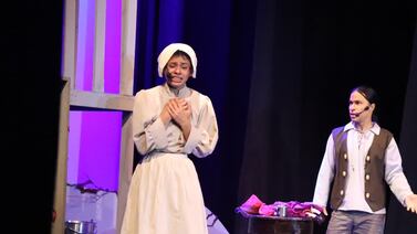 Joven actriz ocultó que es hija de un gran actor tico para abrirse camino sola y lo está logrando