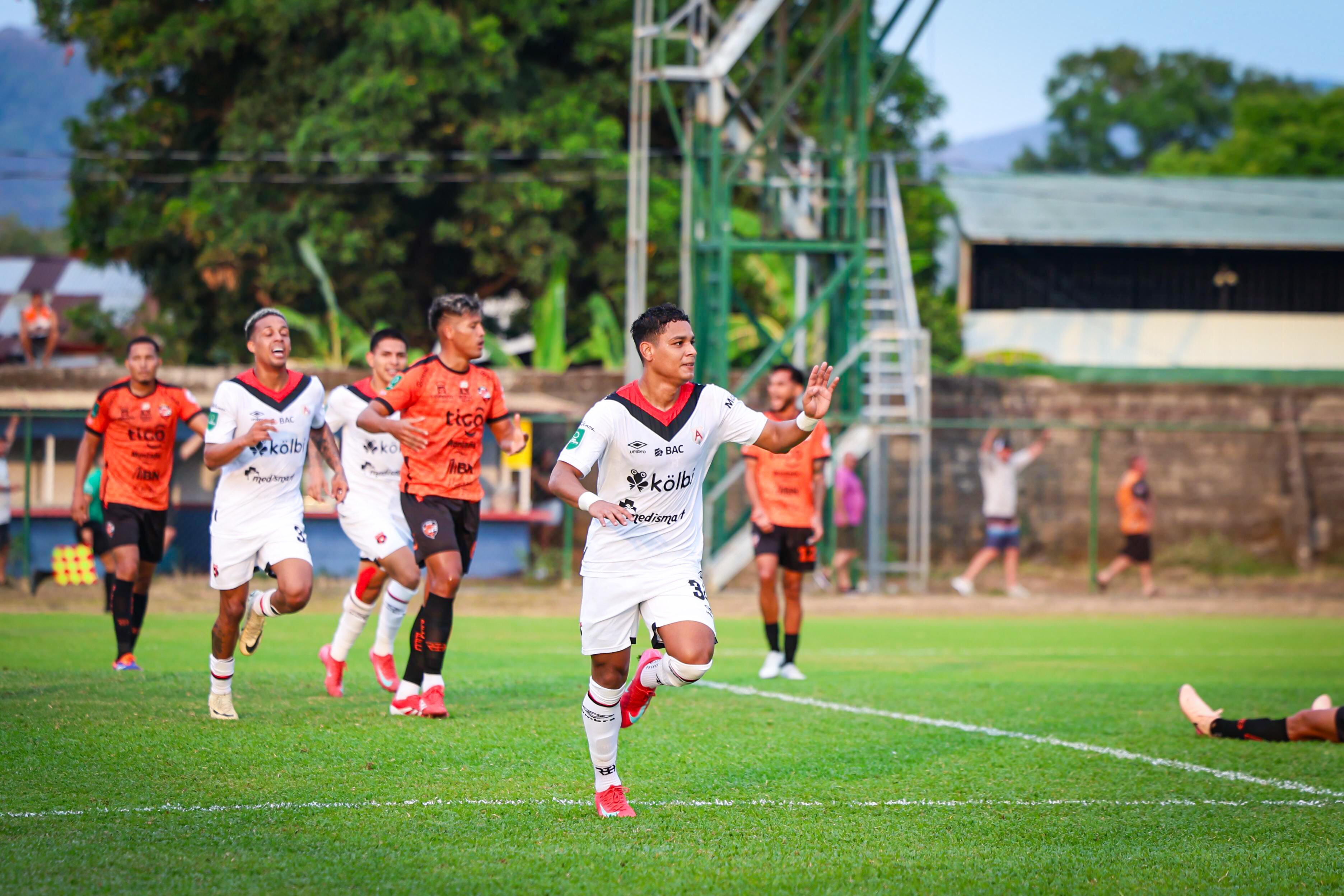 Puntarenas - Alajuelense, estadio Chorotega