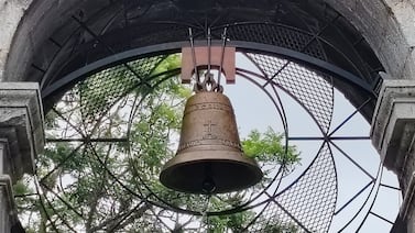 “Gemela” de la Campana de la Independencia ocupó su lugar en las Ruinas de Cartago