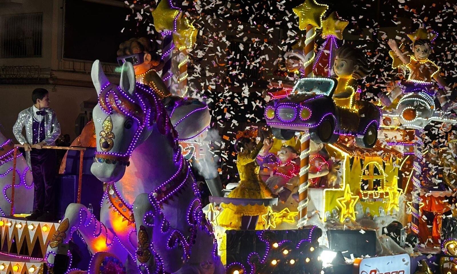 Carroza Banco Popular Festival de la Luz