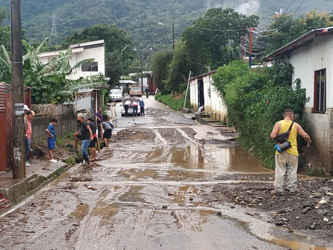 Aguaceros afectaron el cantón de La Unión. Foto Keyna Calderón.
