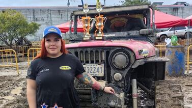 Primera piloto de 4x4 en Costa Rica inspira tras sortear obstáculos más allá del barro