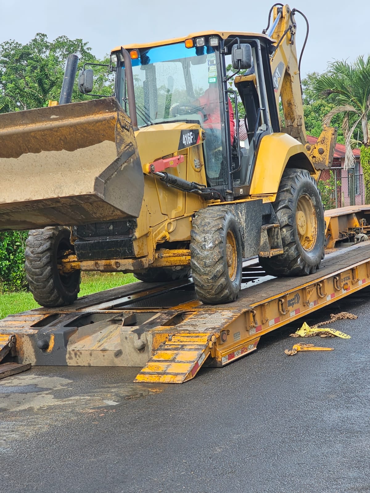 Al menos tres funcionarios estarían ligados con la supuesta organización que lavaba dinero mediante ventas de lotería. Foto: OIJ