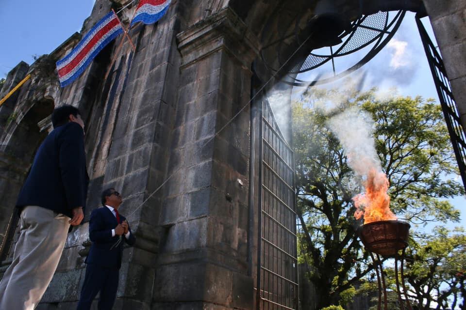 Durante 91 años seguidos la campana de la Independencia (también conocida como campana de la Libertad), colocada en el marco sur de las ruinas de Cartago, acompañó las fiestas patrias, sin embargo, este 2025 será el segundo año consecutivo que no estará
