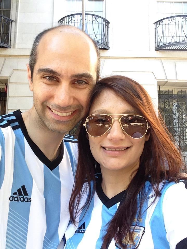 Analía Verónica Beatriz Díaz  es argentina se vino a  Costa Rica a una boda, pero se trajo toda la cábala para apoyar a a la Albiceleste. Cortesía.