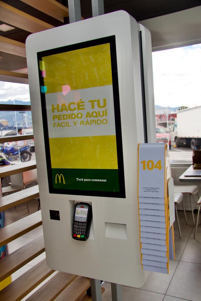Después de 49 años, la McDonald’s frente al Banco Central cambia de edificio