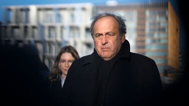 A leyenda del fútbol francés le robaron varios trofeos y medallas mientras dormía