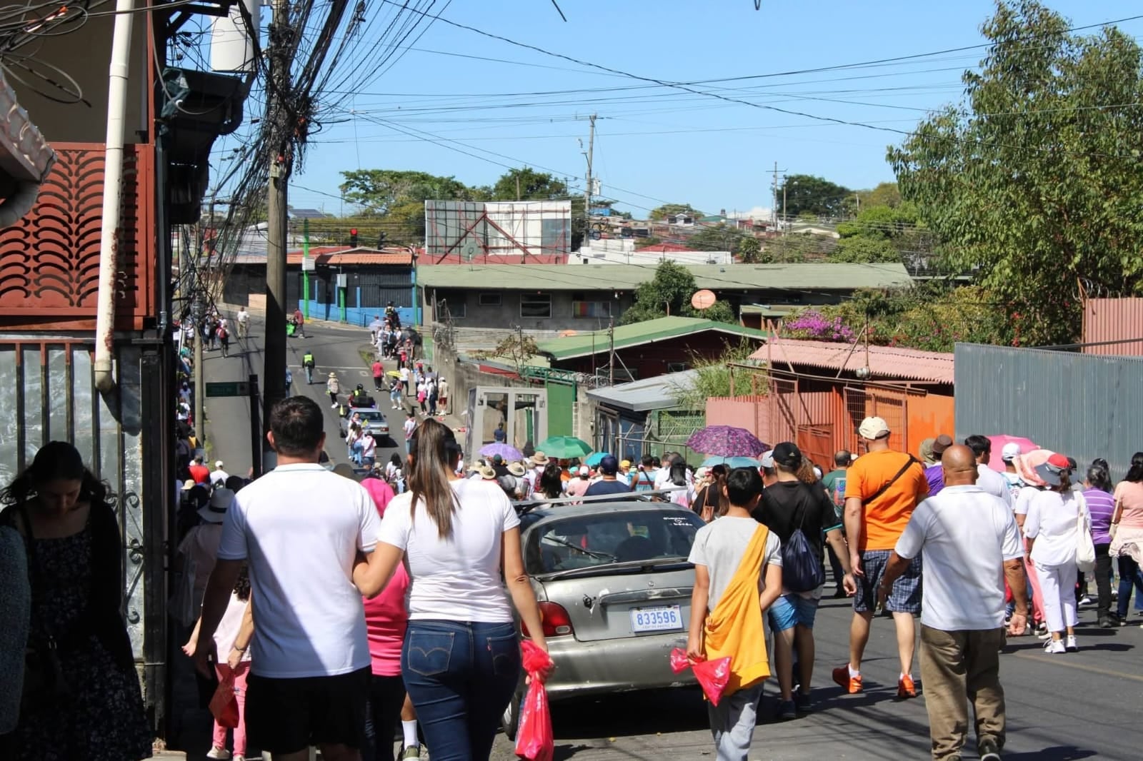 Peregrinación del Santo Cristo de Esquipulas de la Catedral al Santuario Nacional, en Alajuelita