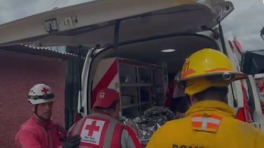 Hombre sufre graves quemaduras en la mitad de su cuerpo tras descarga de alta tensión