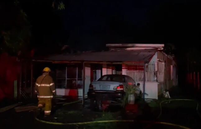 Afortunadamente ninguna persona resultó herida a consecuencia de las llamas. Foto Bomberos.