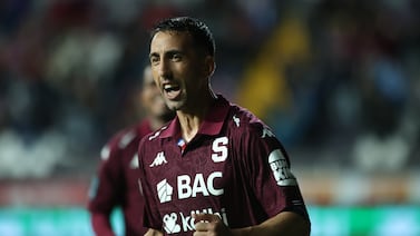 ¿Habló Fernán Faerron con Mariano Torres para buscar ser fichado en Saprissa? Esto explicó el capitán morado