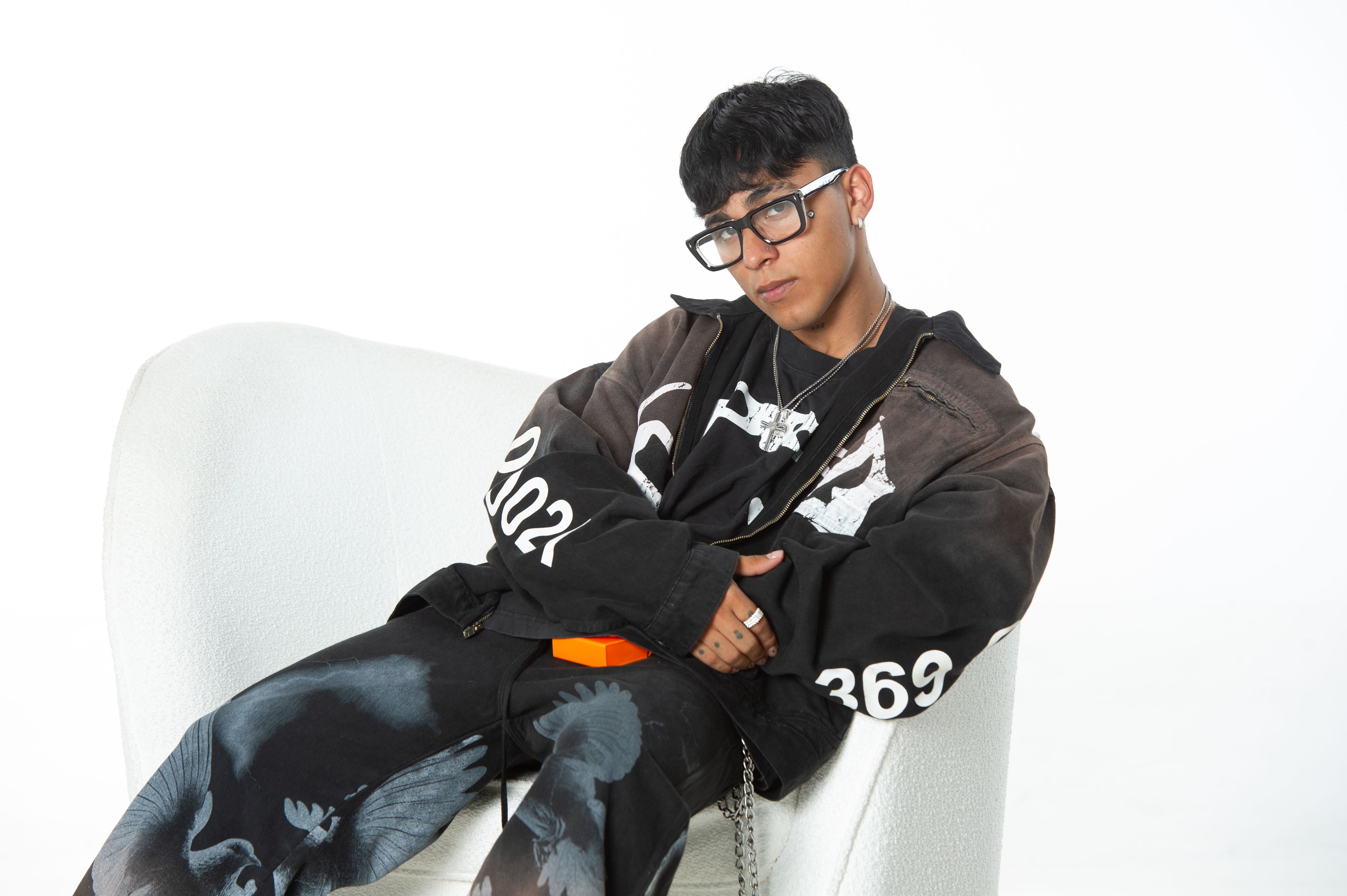 Cantante y compositor DEEIKEL