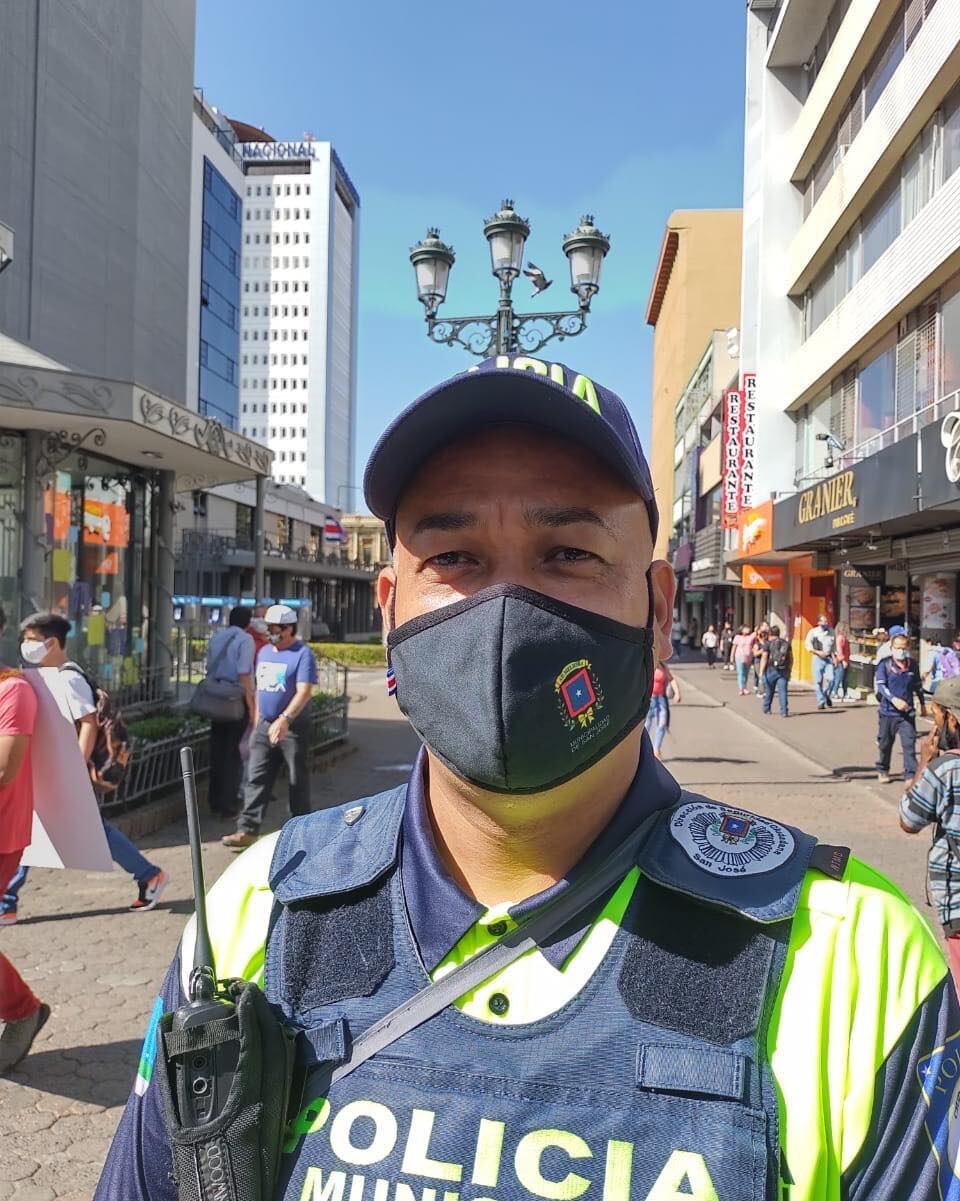 Minor Cruz, policía municipal que superó el covid-19. Foto Policía Municipal de San José.