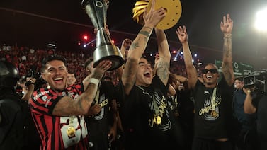 Periodista hondureño le baja el piso al campeonato de fútbol tico y lo califica de forma despectiva