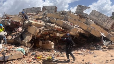 La lenta recuperación de cadáveres tras los terremotos desespera a los venezolanos