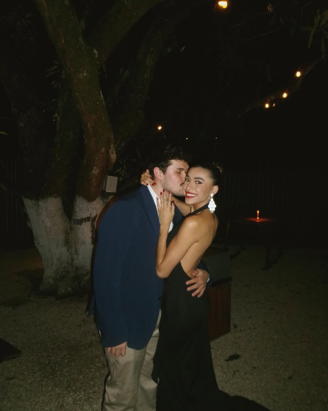 Kiki Berry entregó a su papá Austin Berry quien se casó este jueves a 10 años de haberse divorciado de Glenda Peraza