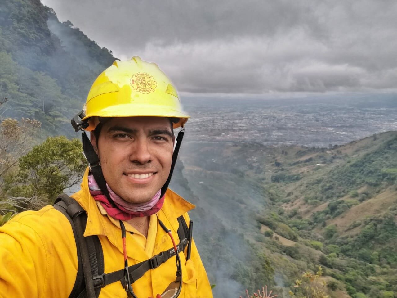 El bombero Douglas Leitón venció la leucemia y el covid-19 al mismo tiempo. Foto cortesía Douglas Leitón.