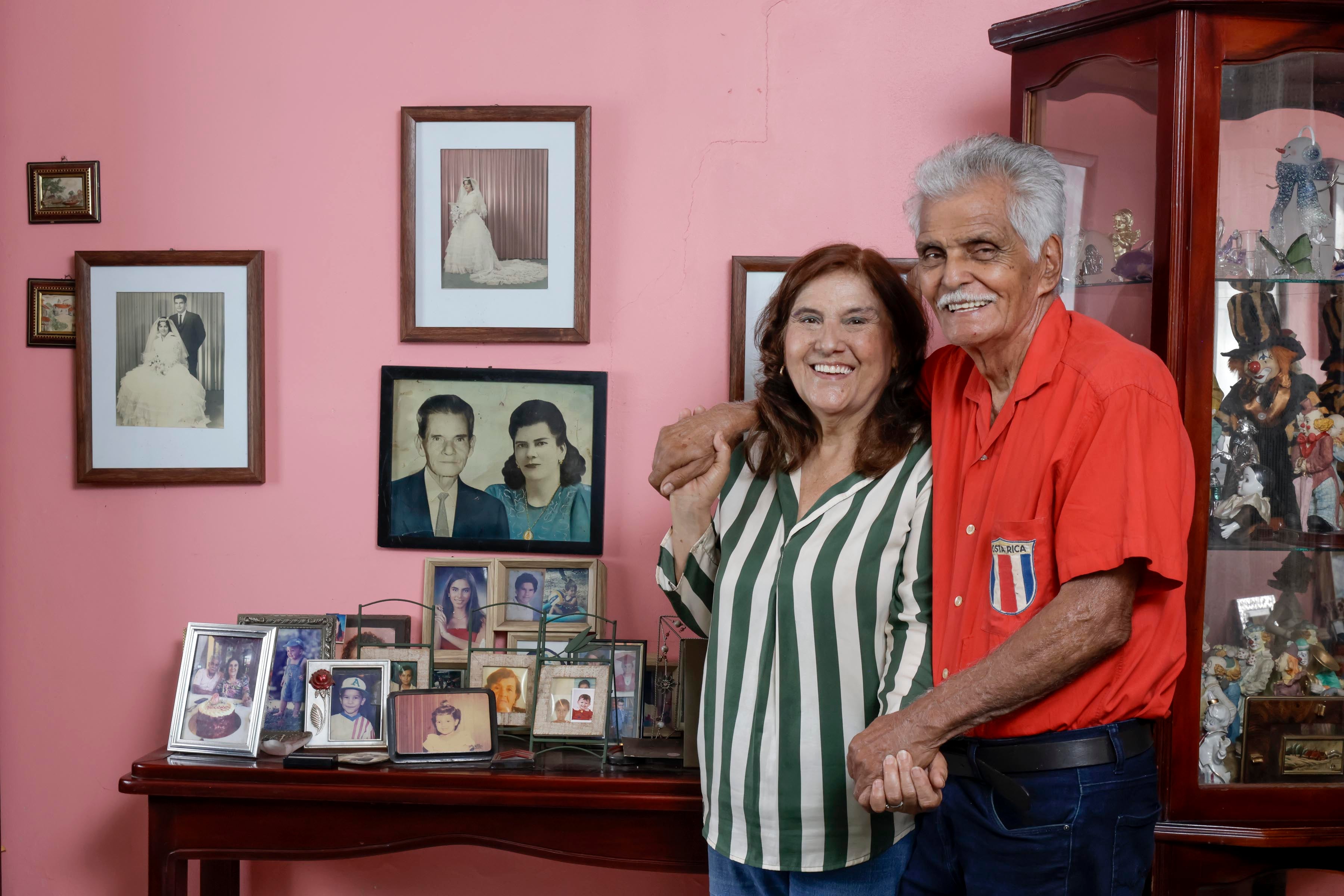 Rigoberto "Feo" Rojas en su casa