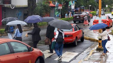 Estos fenómenos son los responsables del frío de este lunes y así se mantendrá el clima esta semana