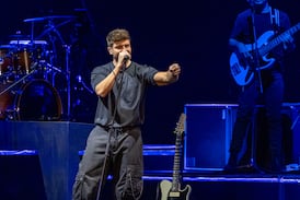 Pablo Alborán preocupa a sus seguidores y cancela concierto tras ser diagnosticado con neumonía