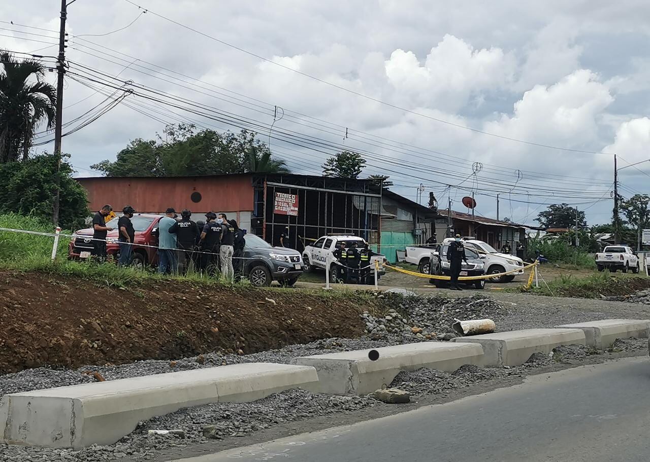 Atrincherado en Siquirres. Foto Reyner Montero.