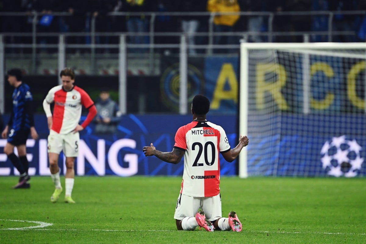 Jeyland Mitchell vivió con intensidad su primera Liga de Campeones de Europa, el tico oró al final del juego contra el Inter de Milán.