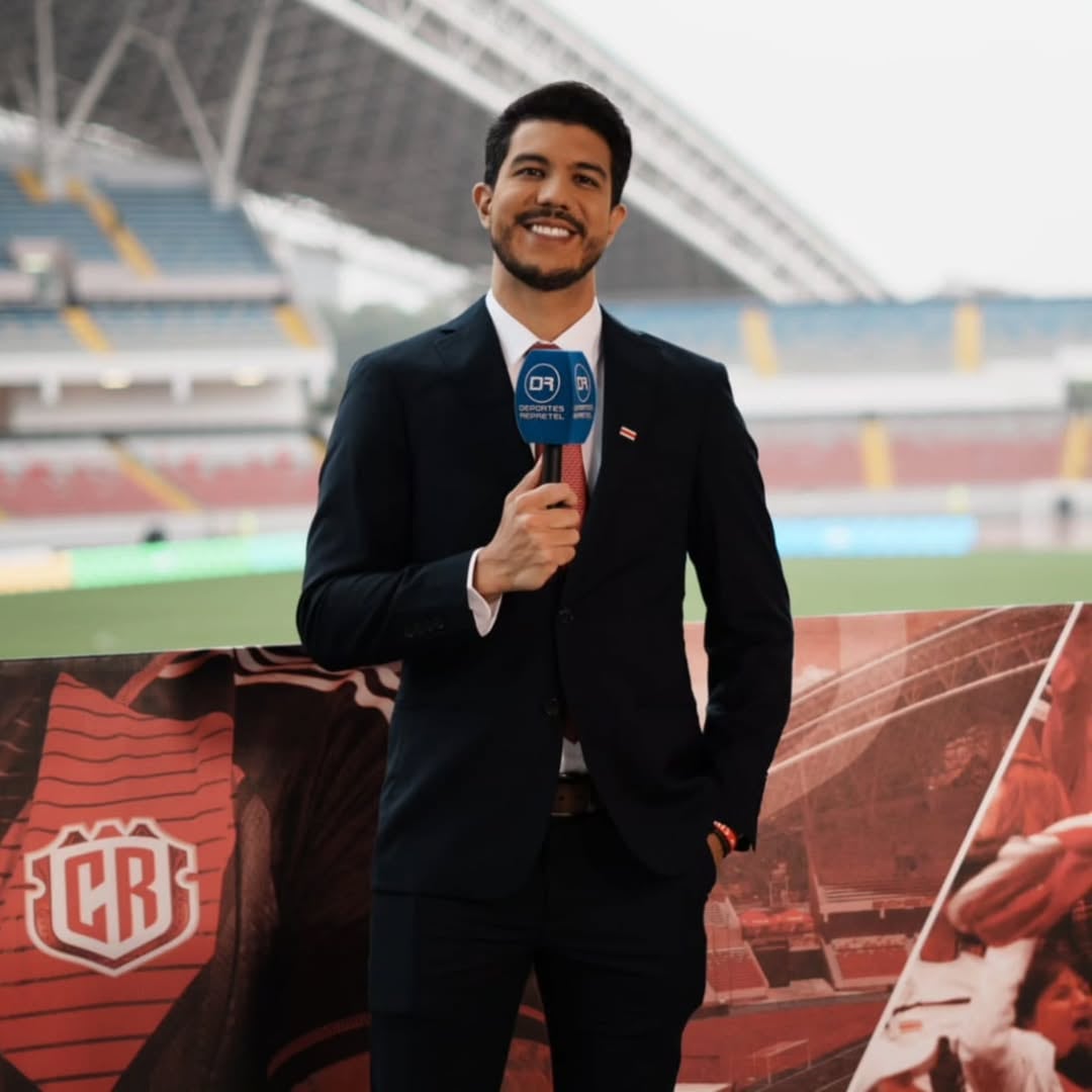 Rodolfo Mora, periodista de Deportes Repretel tiene una lucha con su familia, en especial su madre. Cortesía.