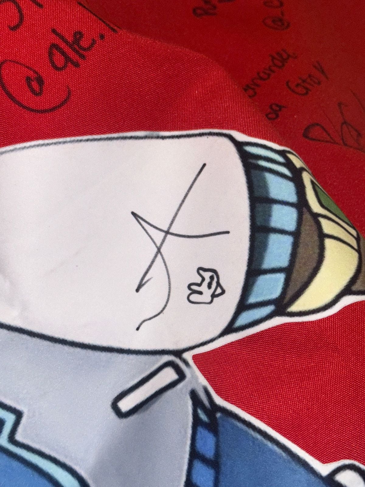 Antuan Pereira y su mamá Stephanie Portuguez estuvieron en el concierto de Kanye West en México este 30 y 31 de enero y lograron que el rapero firmara la bandera de Costa Rica.